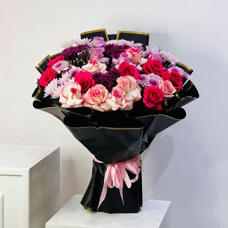 Joyful mixed flower bouquet - Image 1