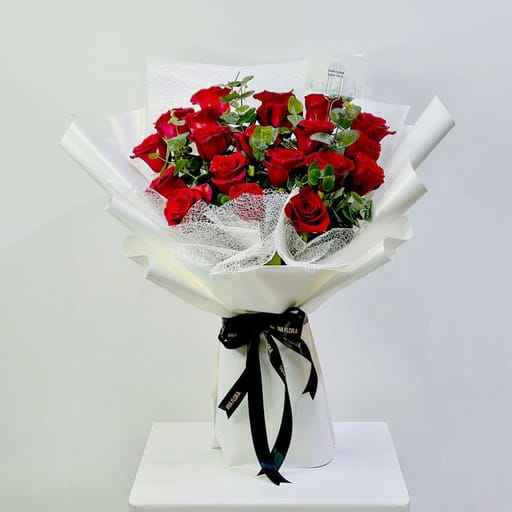 Stunning Red Roses Bouquet