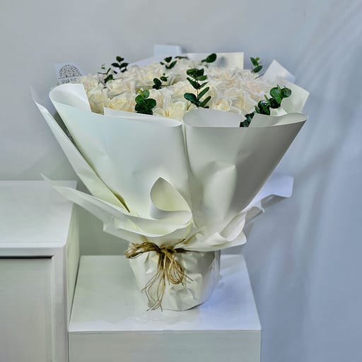 Elegant White Flowers Bouquet