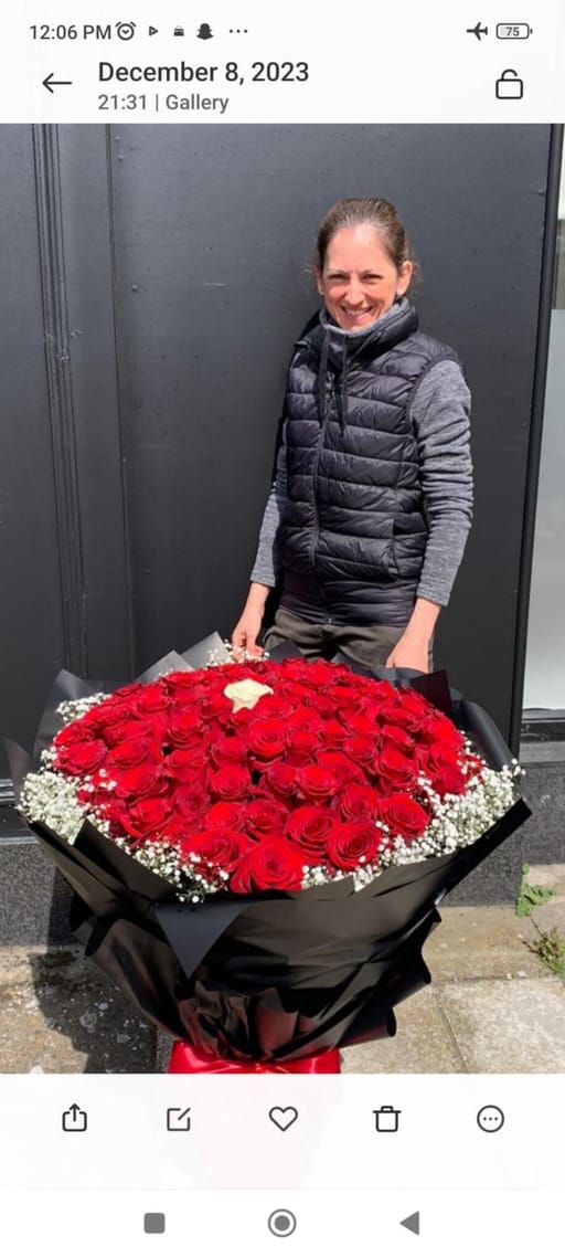 100 Hundred Red Rosas