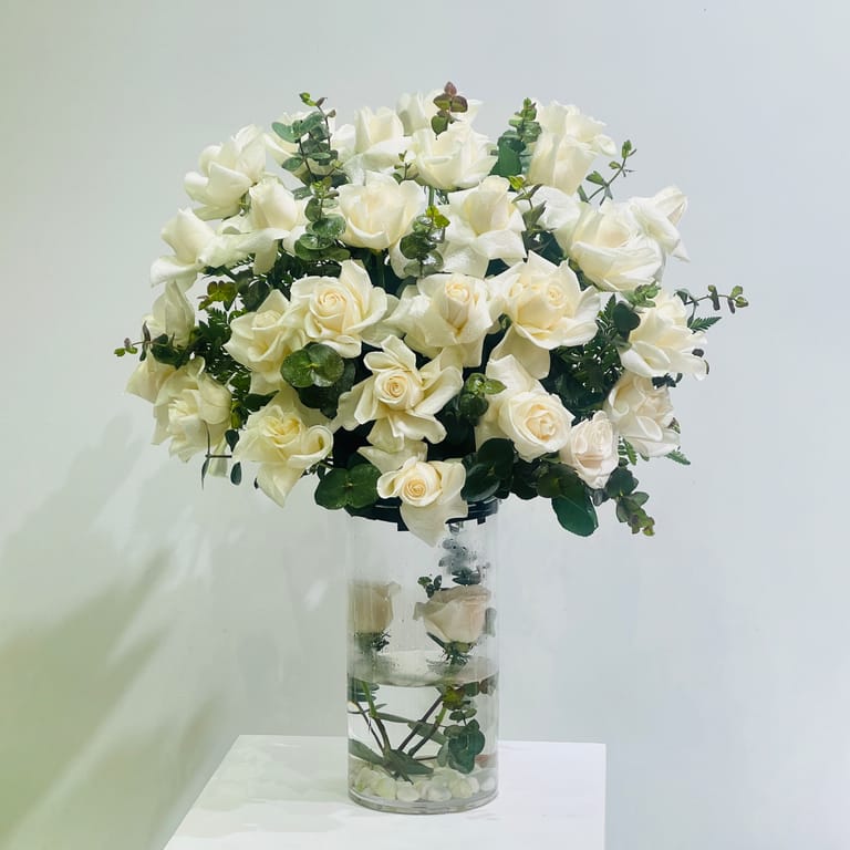 Emerald Bloom Flower Vase - Image 1