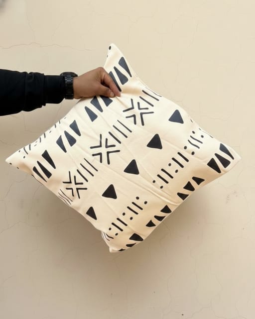 Tliltic Cushion Cover
