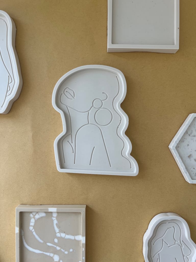 Feminine Tray