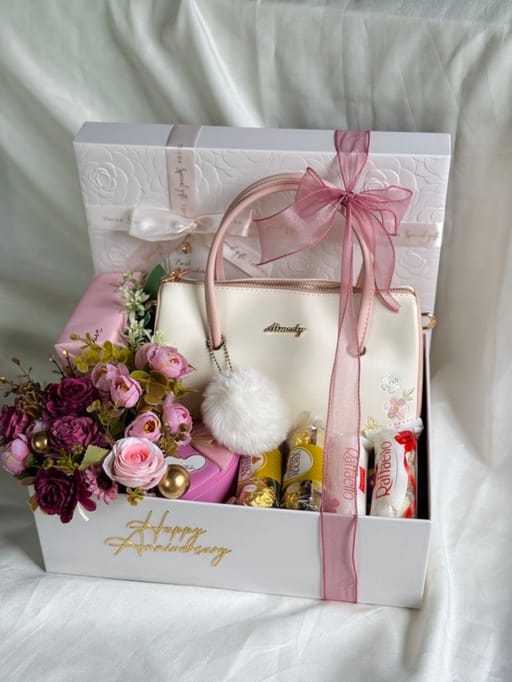 Gift Hamper For Her