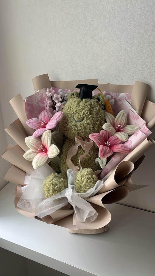 Lily & Froggie plushie Bouquet ( graduation ver.)