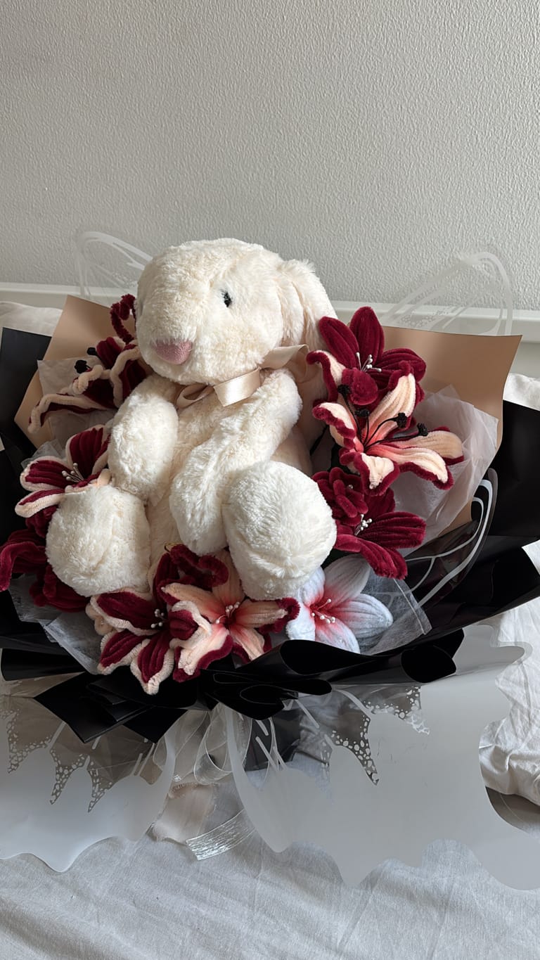 Dark Romance Lily Bouquet - Image 2