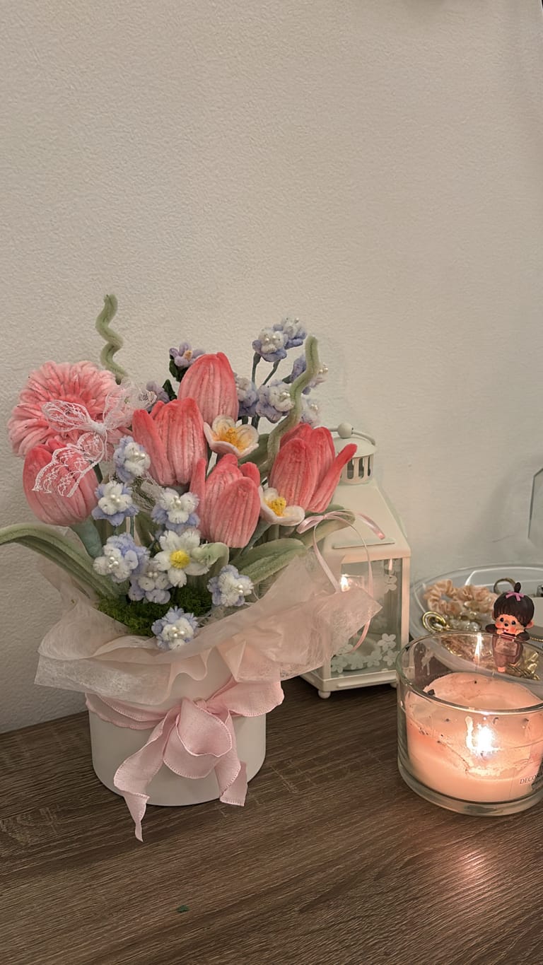 Whimsical Floral Arrangement 🫧 - Image 4