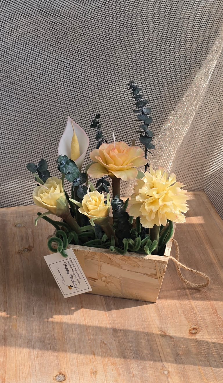 Dreamy Floral Box Candle