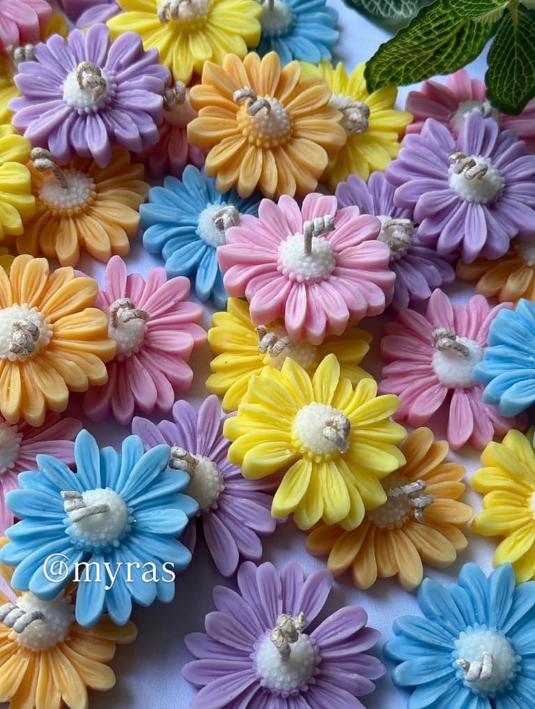 Daisy Candle (set Of 10) - Image 1