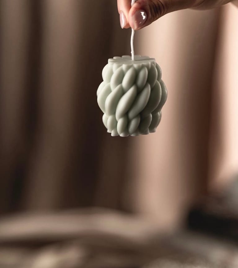 Twirl Candle - Image 1