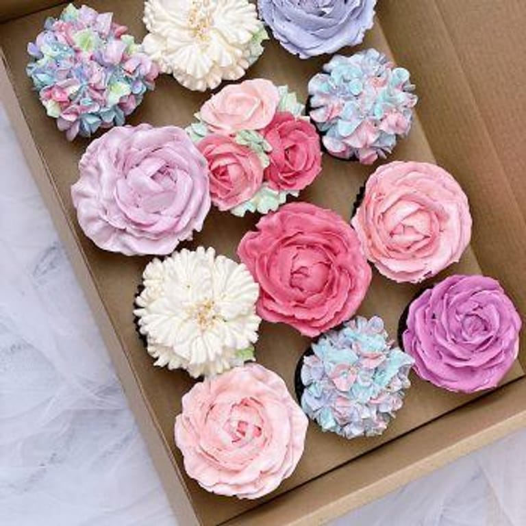 Donna (Box of 12) – Flower Cupcake