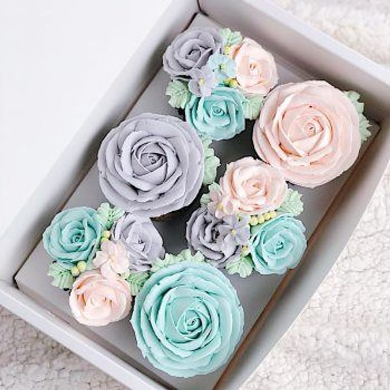 Luna (Box of 6) – Flower Cupcake