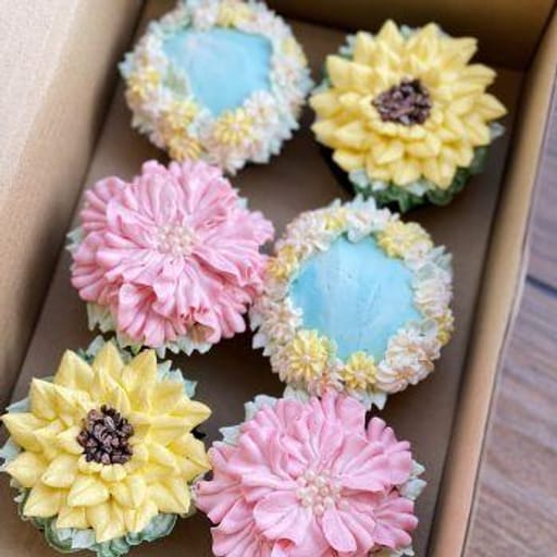 Lilia (Box of 6) – Flower Cupcake