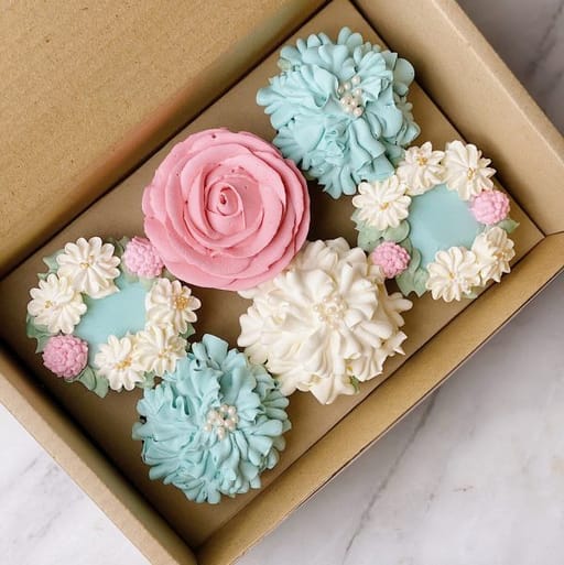 Aisha (Box of 6) – Flower Cupcake