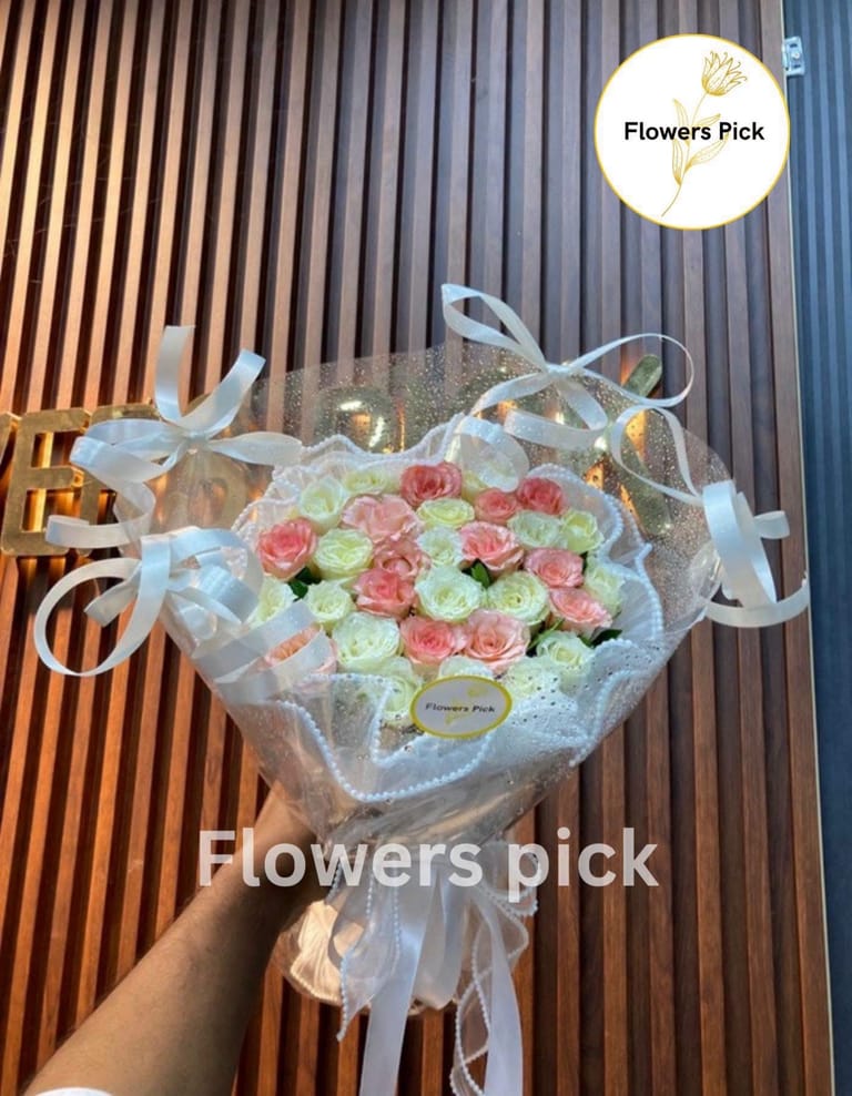 Premium mixed rose Bouquet - Image 3