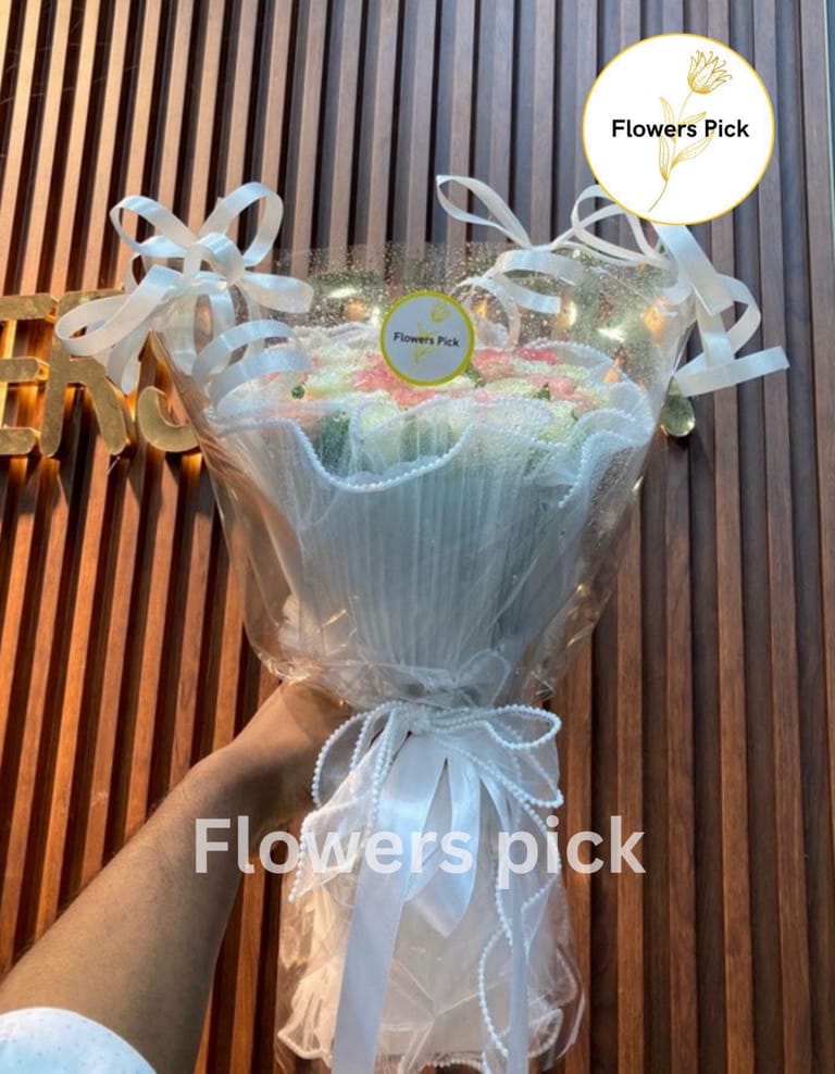 Premium mixed rose Bouquet - Image 4