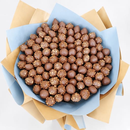 Grand Speculoos and Roasted Almond Strawberry Bouquet