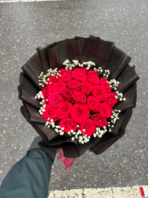 pretty red rose bouquet 