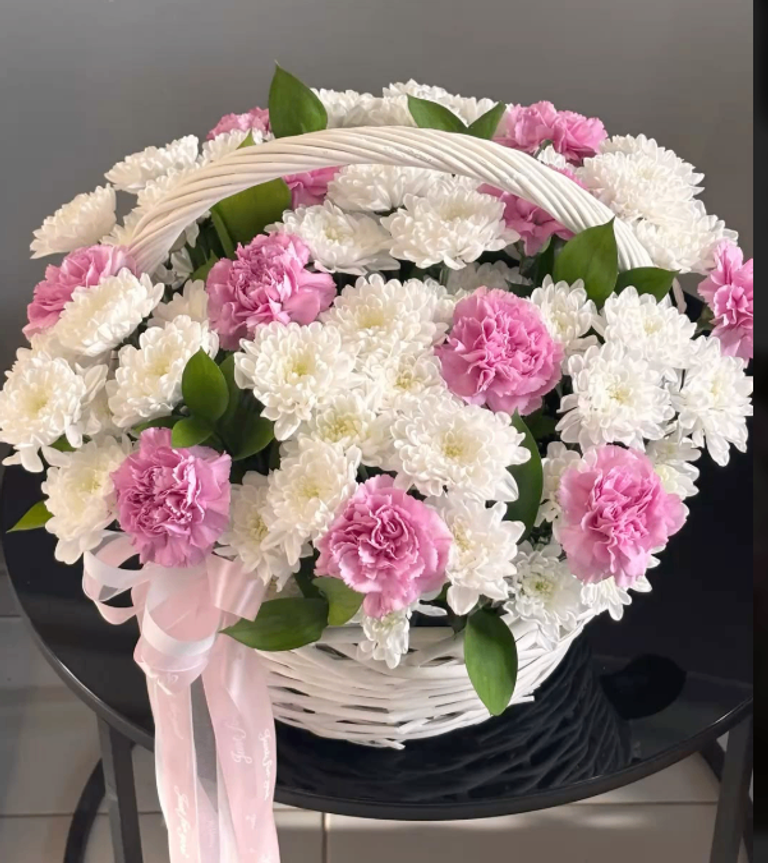 Pink & White Garden - Image 1