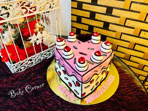 Comic Theme Heart Cake