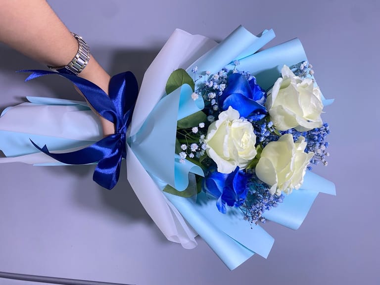 The Azure & Ivory Rose Bouquet - Image 2