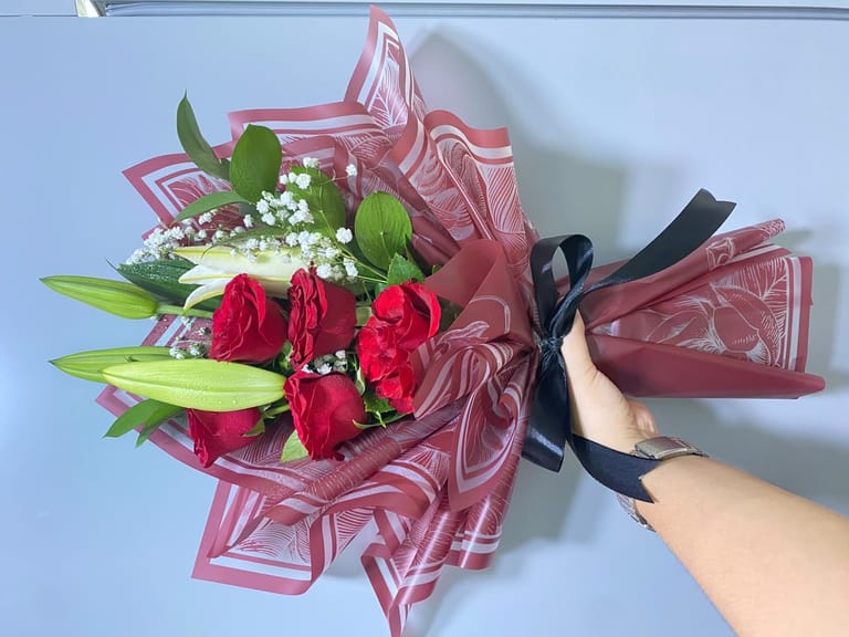 The Crimson & Pure Lily Bouquet - Image 2