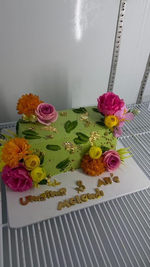 Mehndi Cake