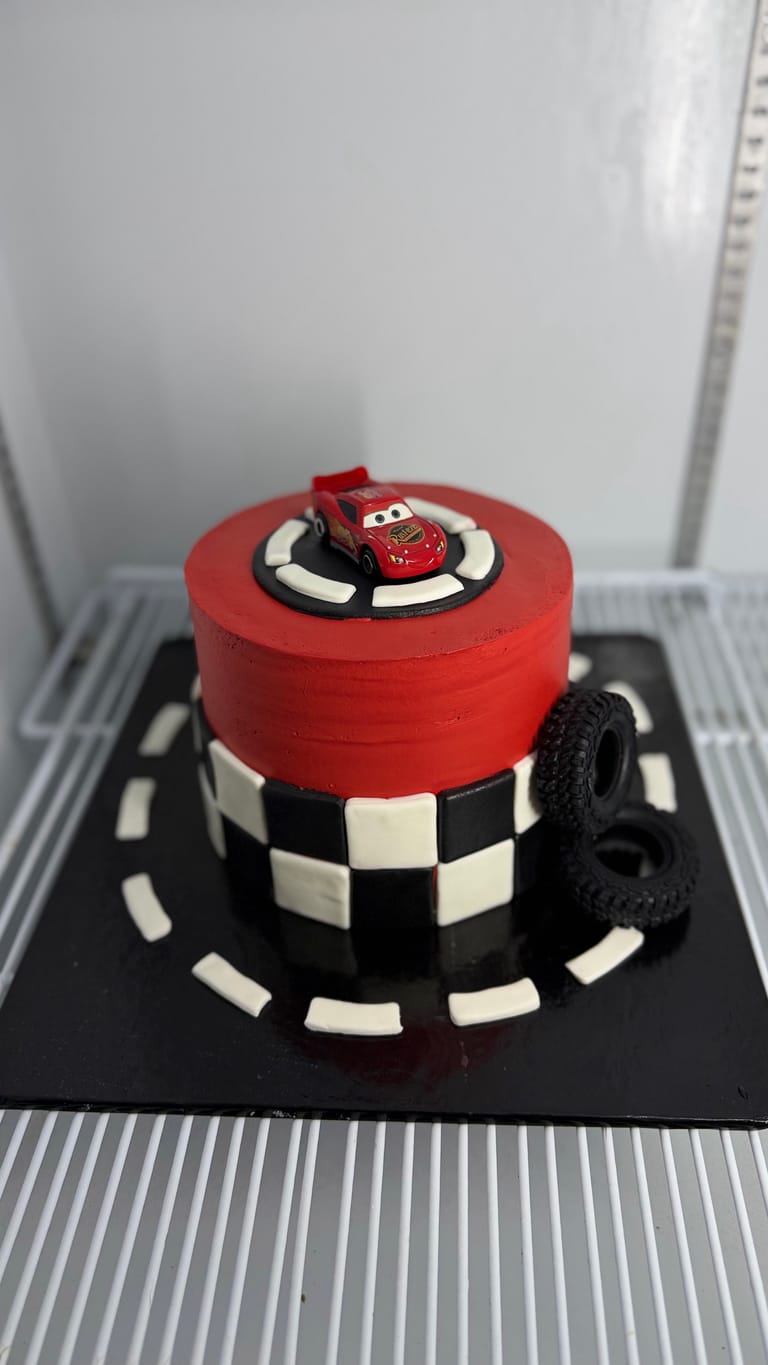 Mc Queen Theme Birthday Cake - Image 1