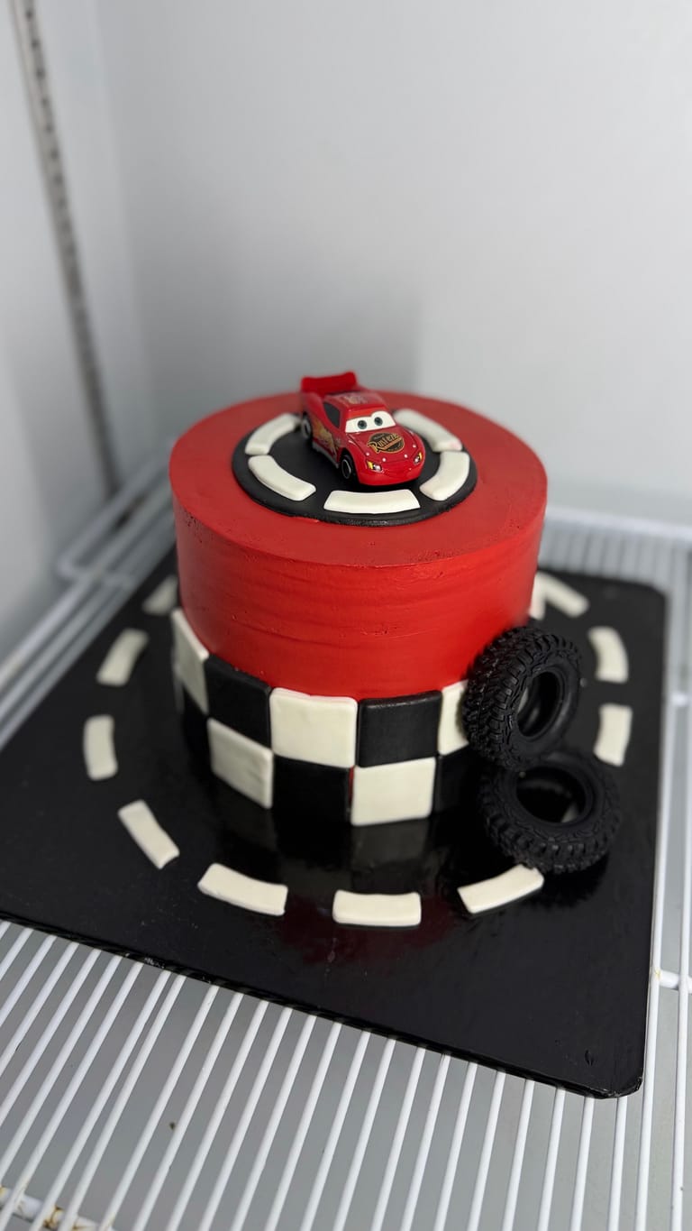 Mc Queen Theme Birthday Cake - Image 2