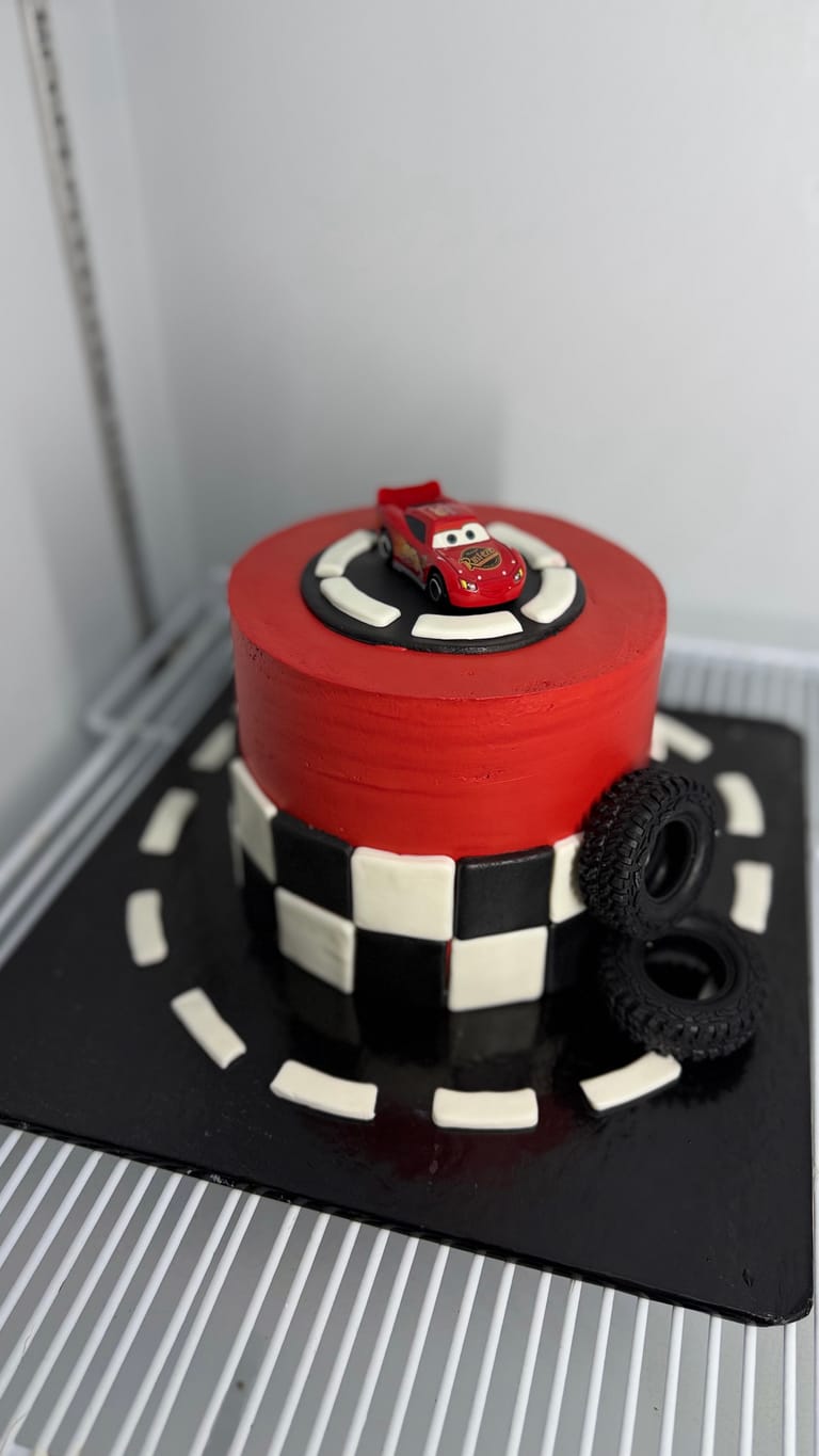 Mc Queen Theme Birthday Cake - Image 3