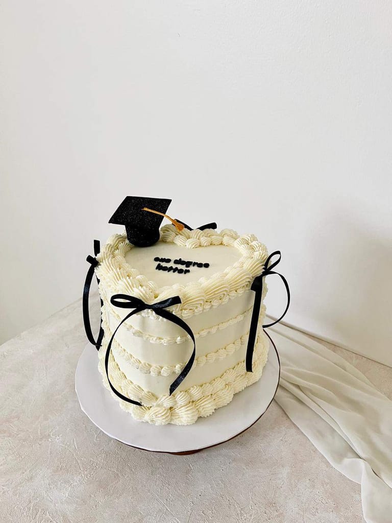 Graduation Cake - Image 1