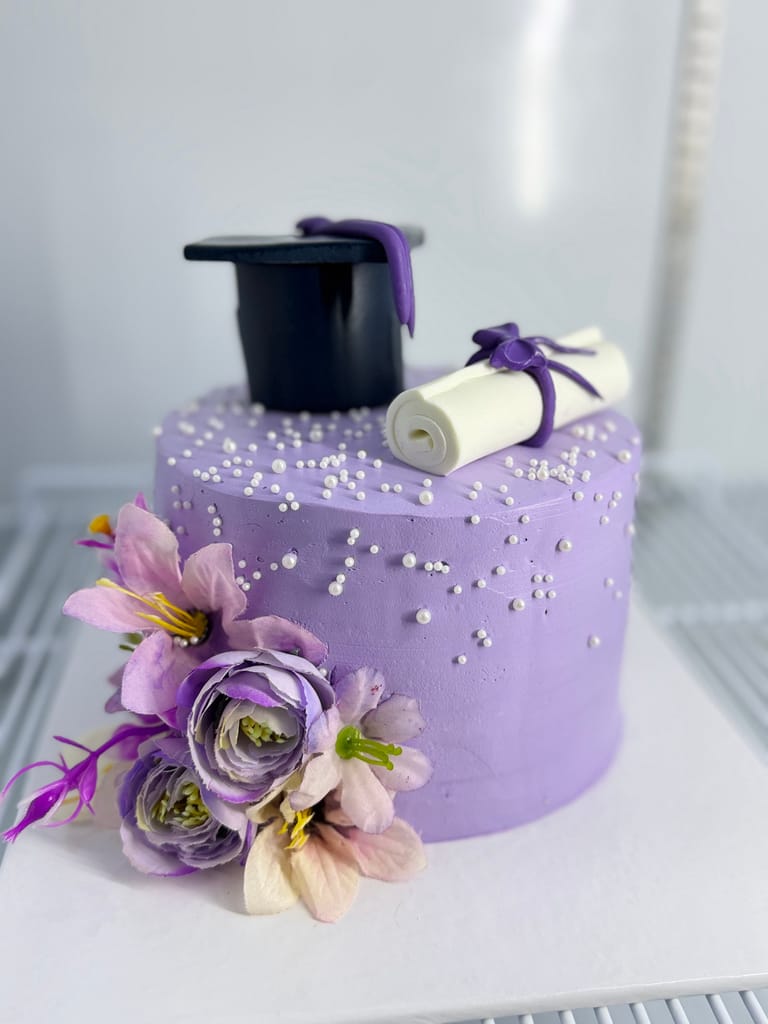 Graduation Caek - Image 1