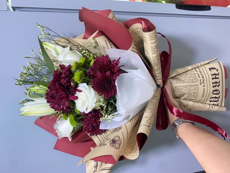 Red Rose & White Lily Premium Bouquet - Image 2