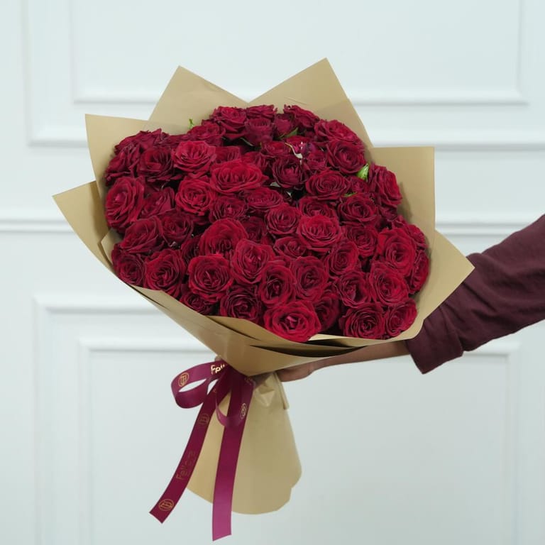 21 Red Spray Rose Bouquet-A45 - Image 4