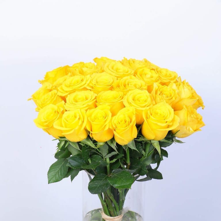 31 Yellow Roses Vase-A87 - Image 2