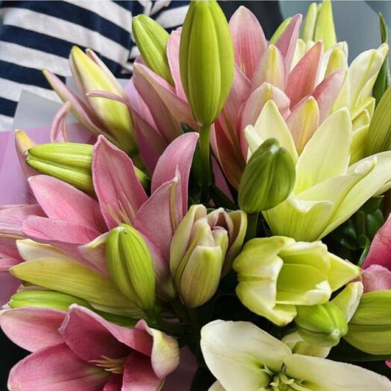 9 Pink White Lily Bouquet-A184 - Image 2