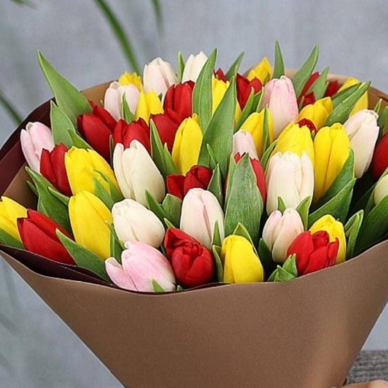 39 Mixed Color Tulip Bouquet-A222 - Image 2