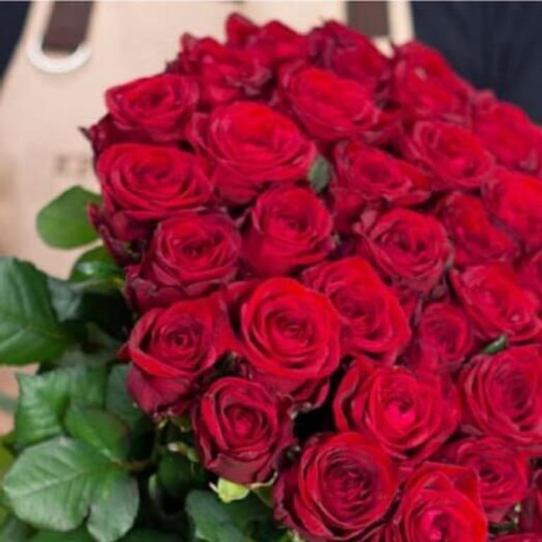 101 Red Roses Luxury Hand Tied Bouquet-A262 - Image 2