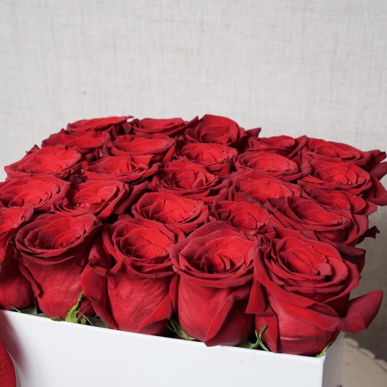 25 Red Roses Luxury Square Box Arrangement-A429 - Image 2