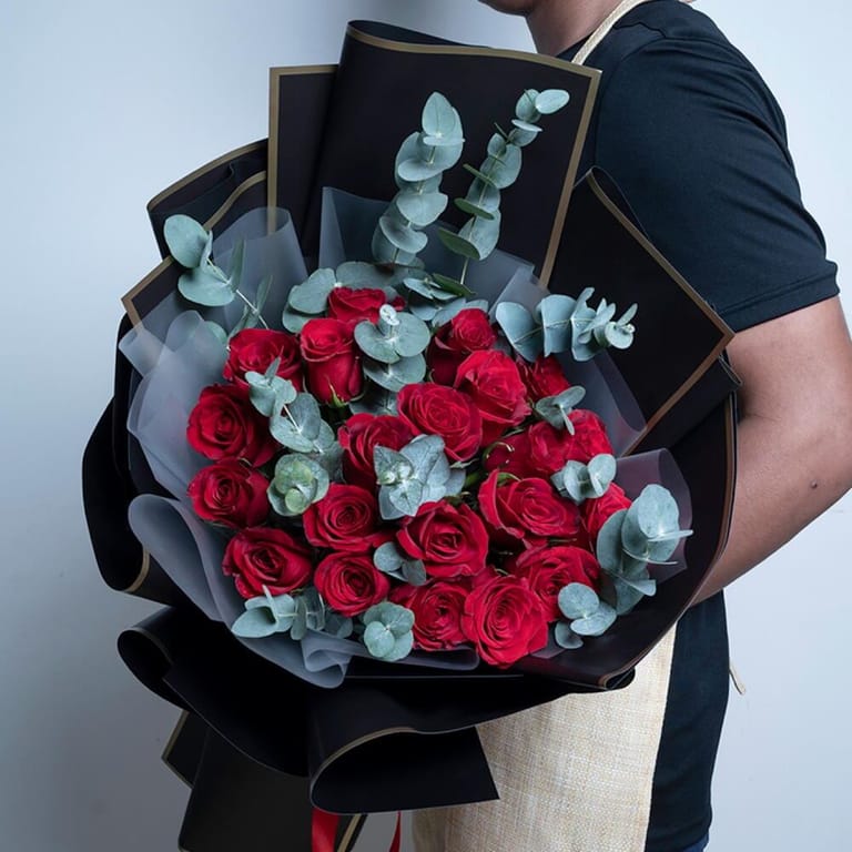 25 Red Roses And Eucalyptus Black Luxury Bouquet-A440 - Image 1
