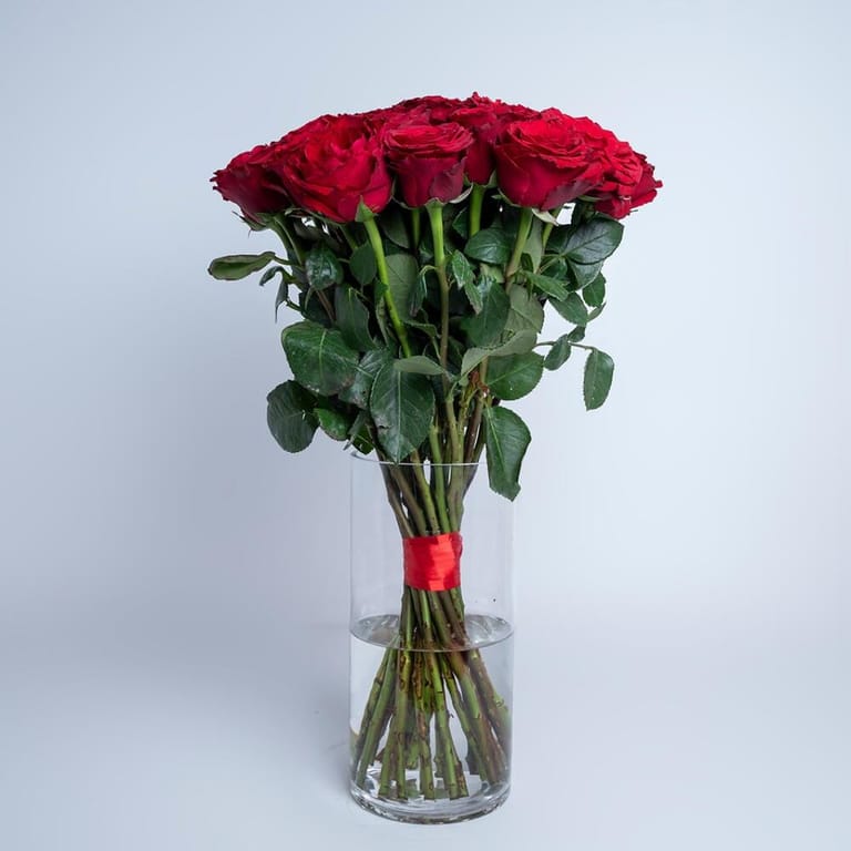25 Red Roses Luxury Glass Vase Arrangement-A425 - Image 4