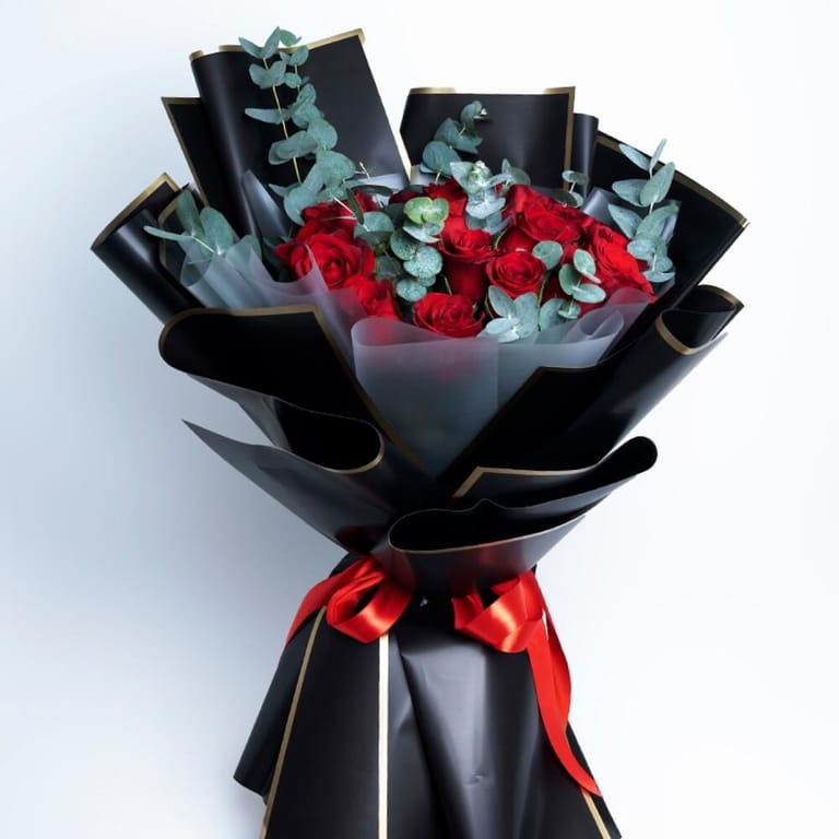 25 Red Roses And Eucalyptus Black Luxury Bouquet-A440 - Image 2
