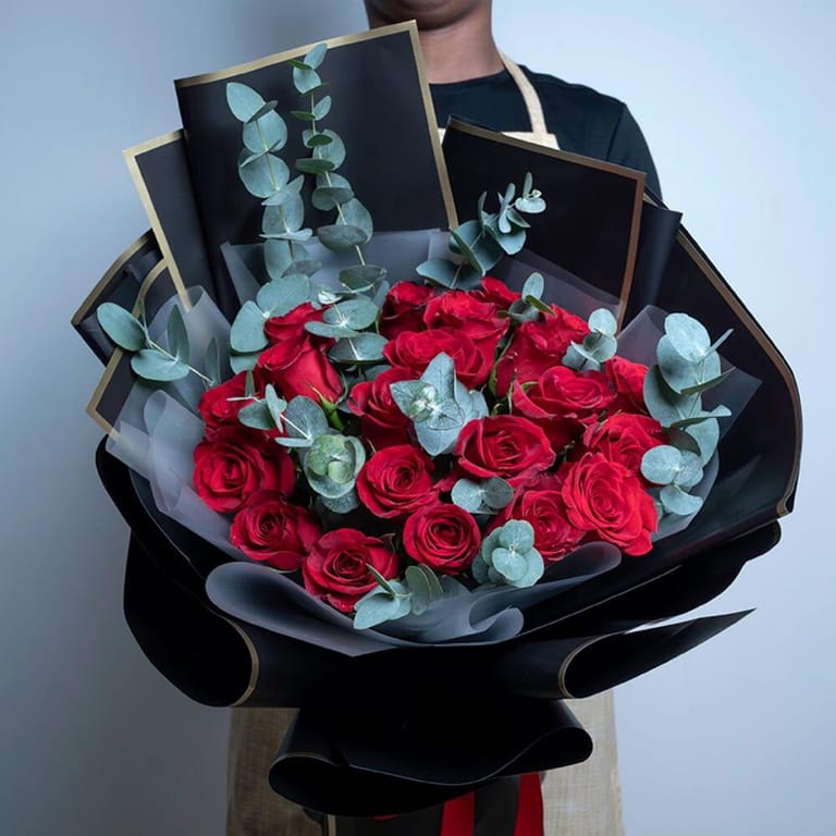 25 Red Roses And Eucalyptus Black Luxury Bouquet-A440 - Image 3