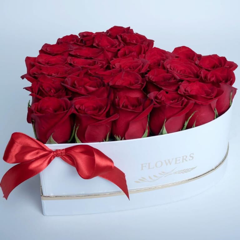29 Luxury Red Roses Heart Box-A442 - Image 1