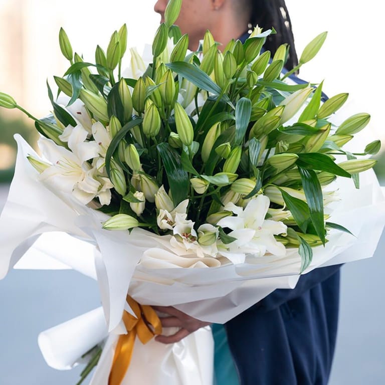 51 Luxury White Lily Bouquet-A464 - Image 1