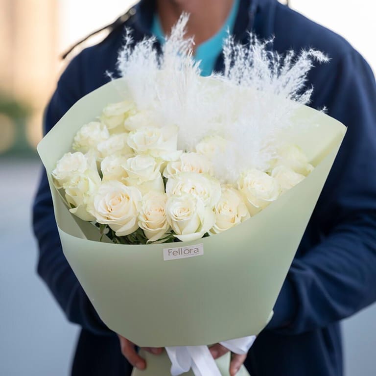 21 White Roses And Pampas Bouquet-A467 - Image 2