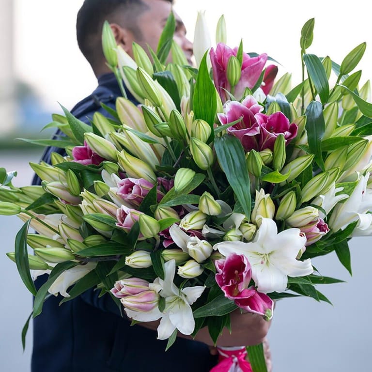 51 Luxury Mixed Pink And White Lily Bouquet-A468 - Image 2