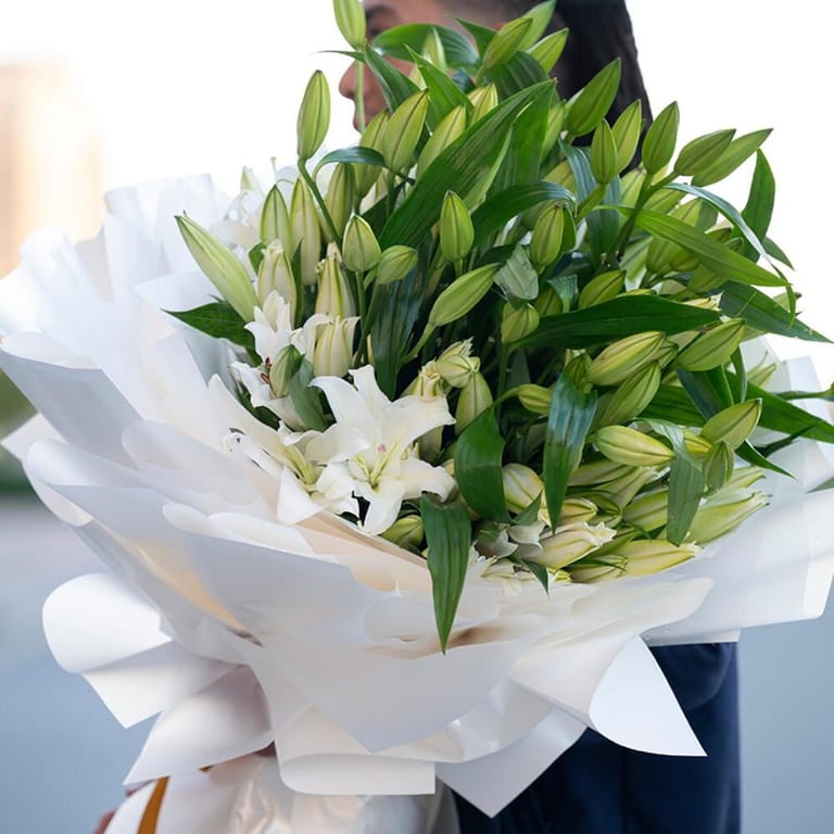 51 Luxury White Lily Bouquet-A464 - Image 4