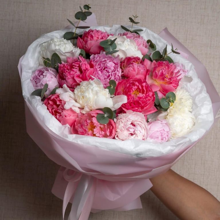 21 Mixed Pink White Peonies Luxury Bouquet-A544 - Image 3