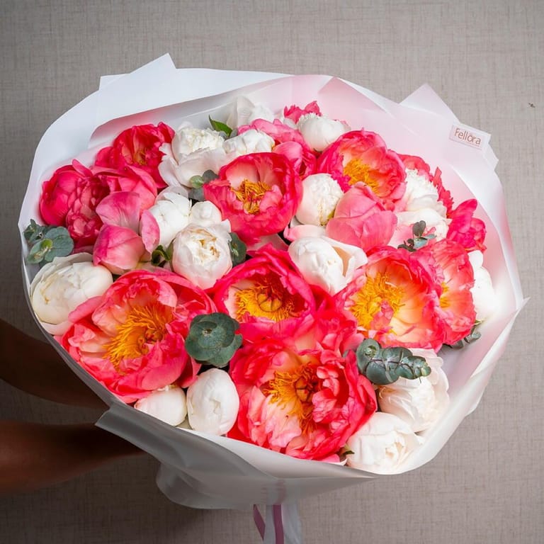 33 Mixed Peonies Luxury Bouquet-A573 - Image 4